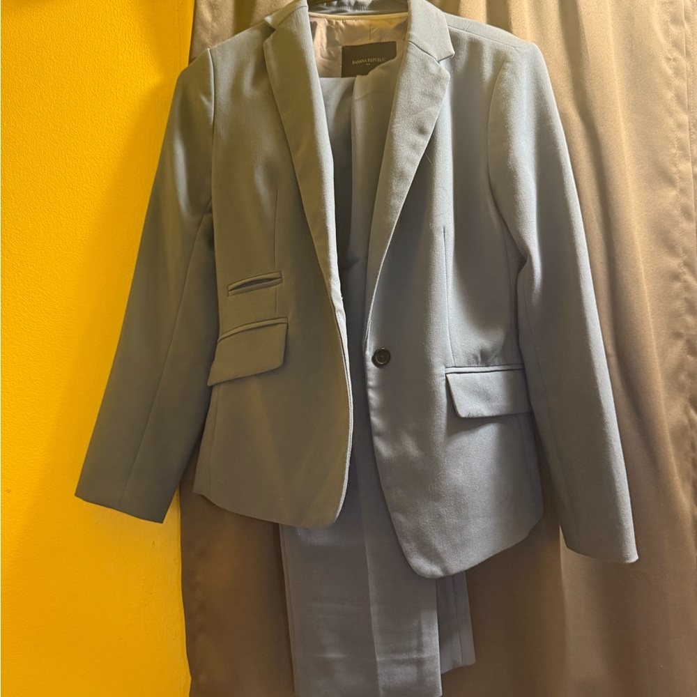 Banana Republic Women's Light Gray Suit Jacket